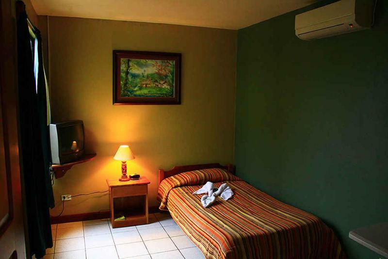 Hotel Guadalupe Tilarán Exterior foto